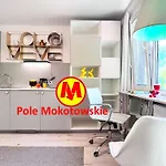 公寓 Cozy At Park Near City-center +netflix +wifi 华沙