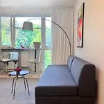 公寓 Cozy At Park Near City-center +netflix +wifi