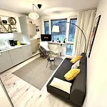 Cozy At Park Near City-center +netflix +wifi *