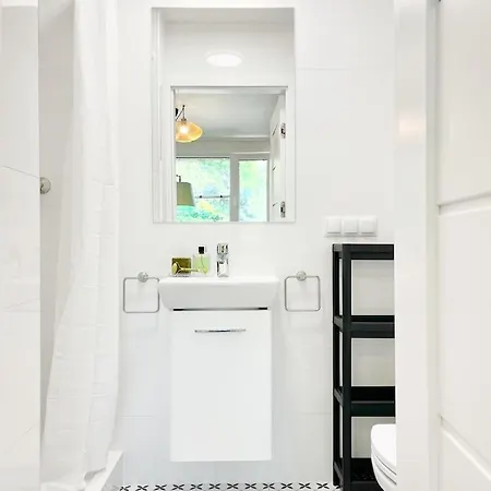 Cozy At Park Near City-center +netflix +wifi アパート *