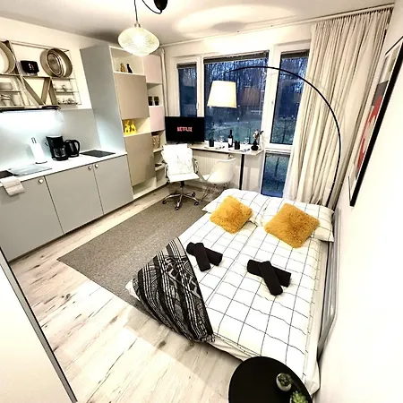 Cozy At Park Near City-center +netflix +wifi Apartmán Varšava